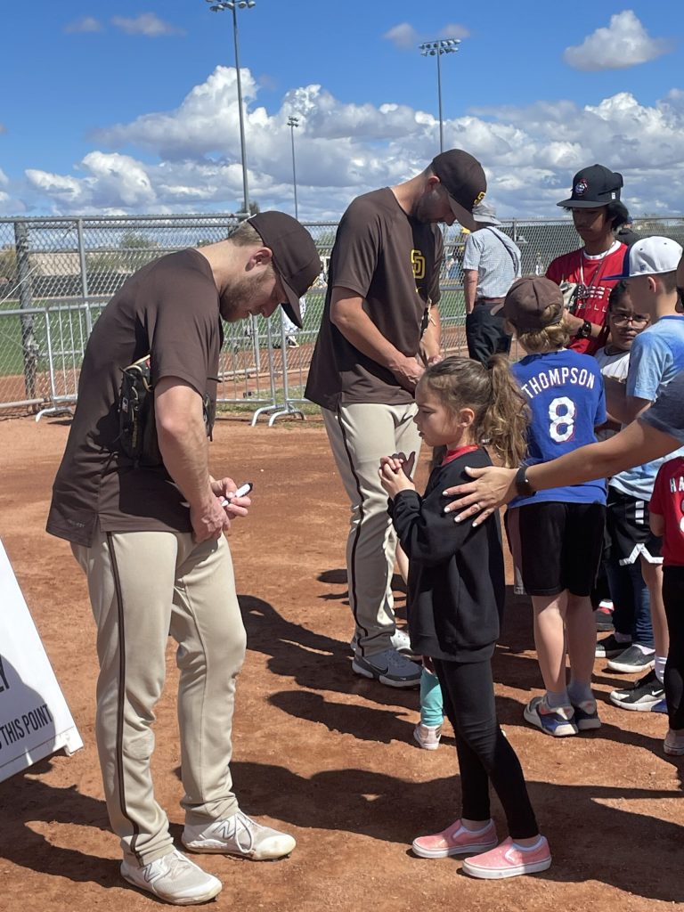 SD Padres player signiong autographs